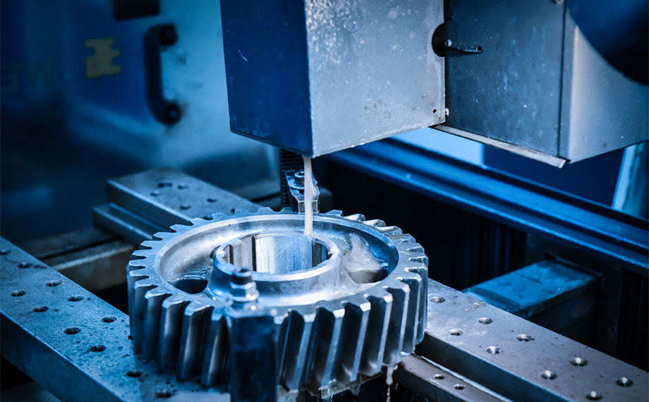 Vacuum diffusion bonding between TC4 titanium alloy and 316L stainless steel